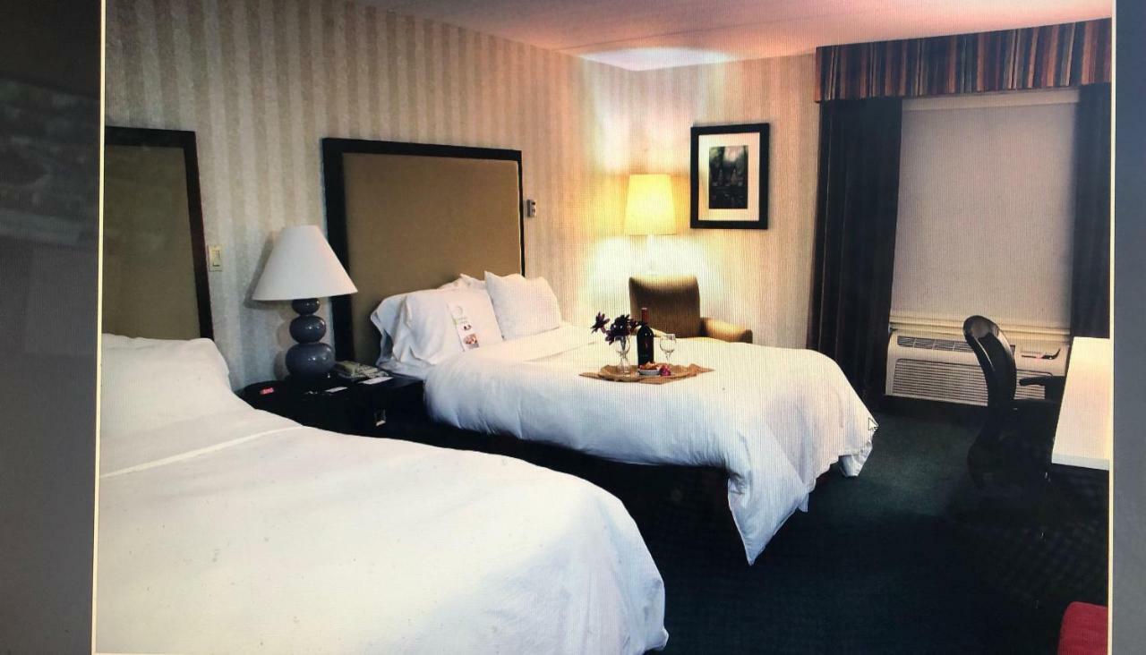 Radisson Hotel And Suites Chelmsford-Lowell Dış mekan fotoğraf